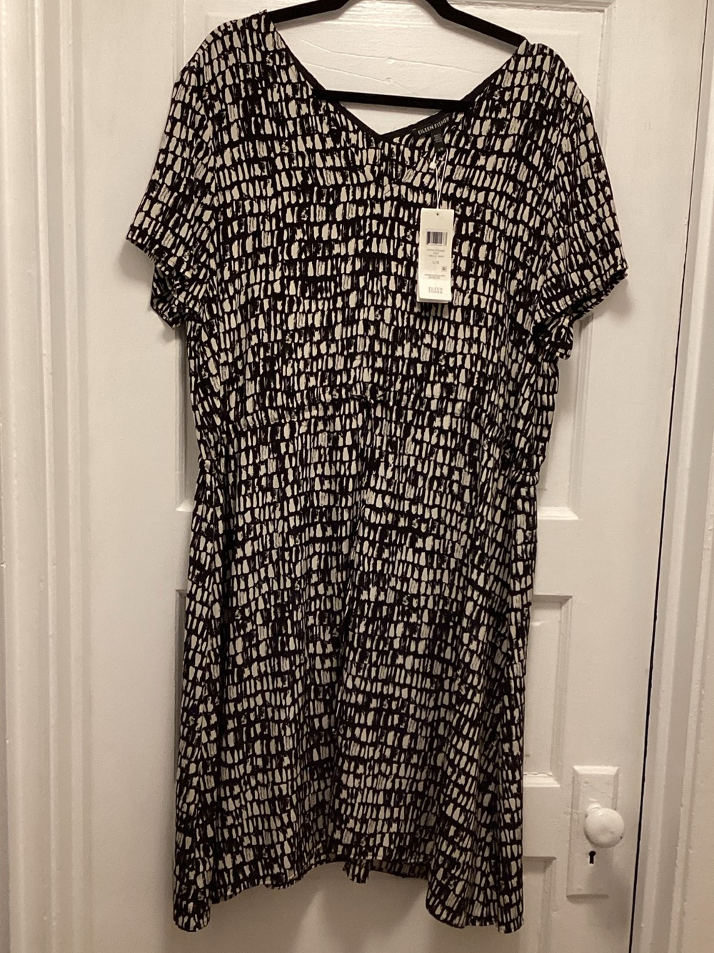 Eileen Fisher Black and White Printed Midi Dress- NWT- unworn and gorgeous!